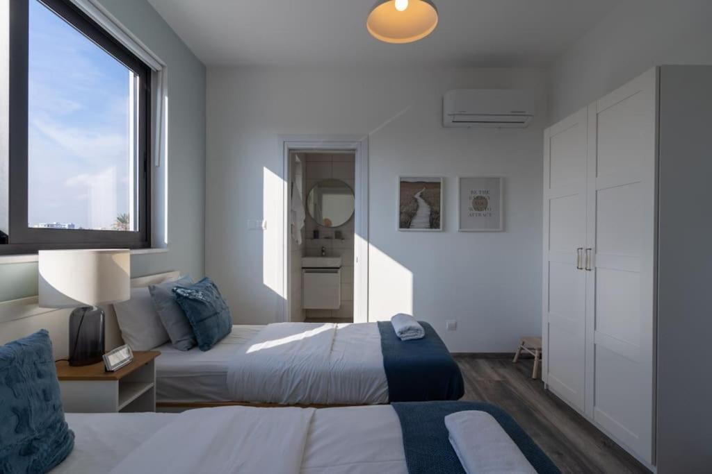 Thalassa 2-Bedroom Apartment In Larnaca Bagian luar foto