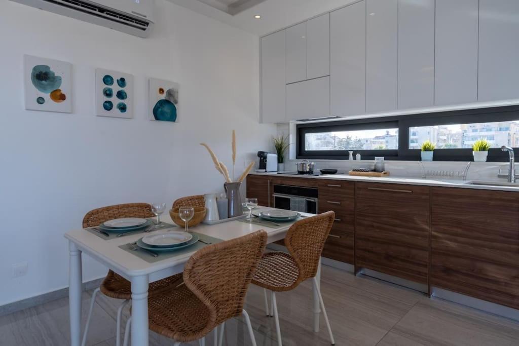 Thalassa 2-Bedroom Apartment In Larnaca Bagian luar foto