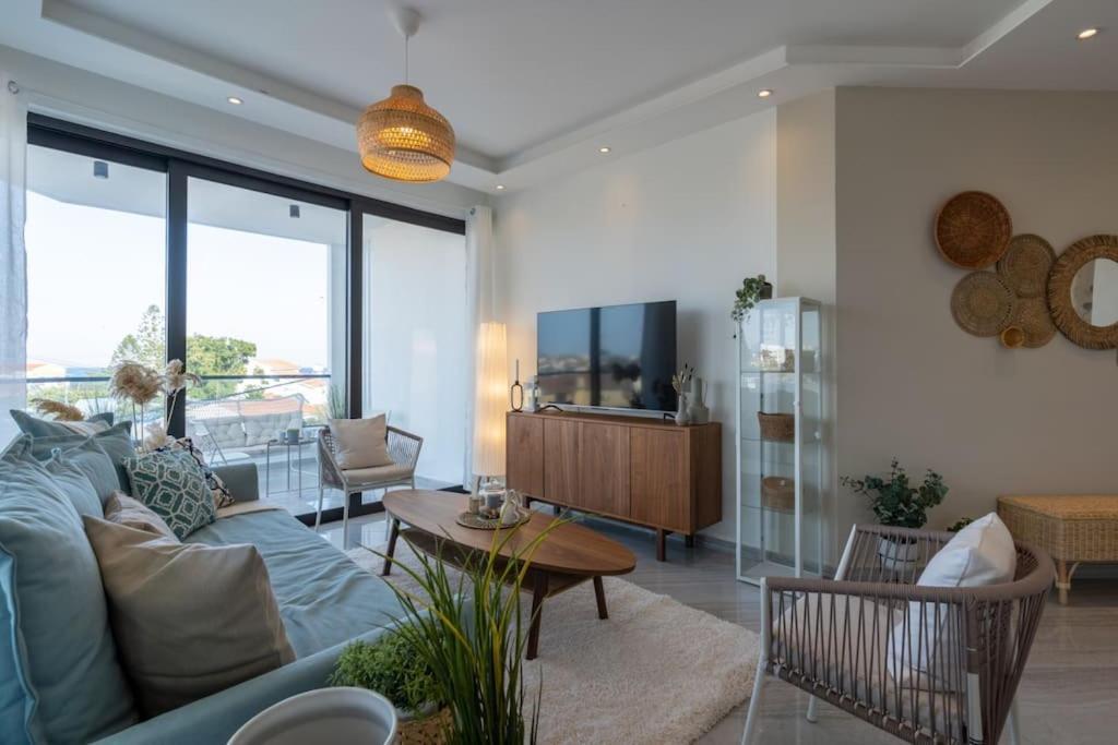 Thalassa 2-Bedroom Apartment In Larnaca Bagian luar foto