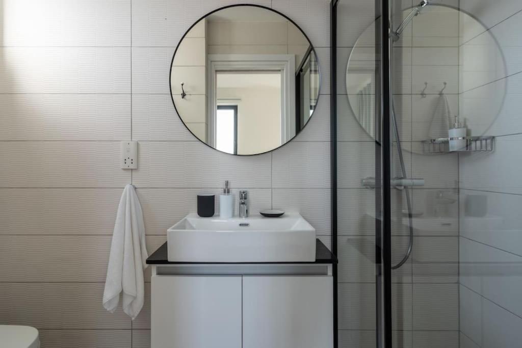 Thalassa 2-Bedroom Apartment In Larnaca Bagian luar foto
