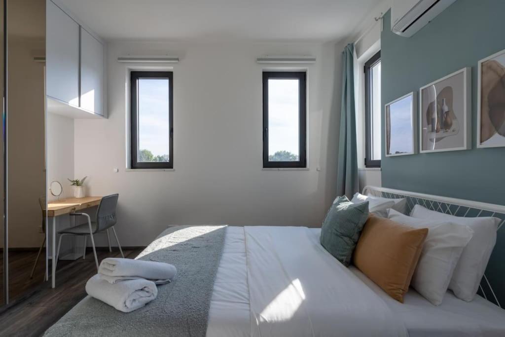 Thalassa 2-Bedroom Apartment In Larnaca Bagian luar foto